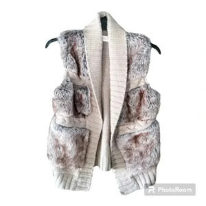 Y2K Nevada Cream Faux Fur Vest Size Small